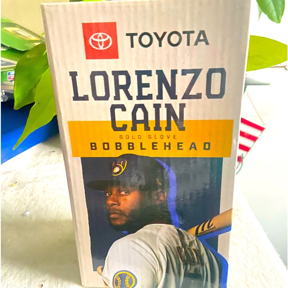 Milwaukee Brewers Lorenzo Cain 2019 Golden Glove Winner Bobble Head Statue